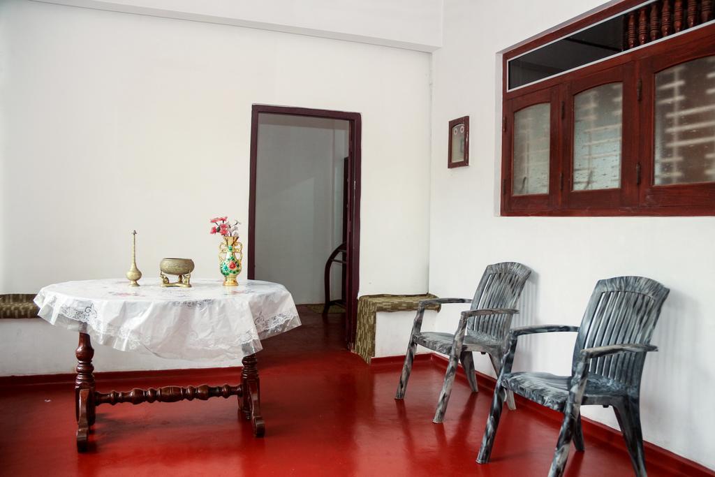 ホテル Desitha Family House ミリッサ エクステリア 写真