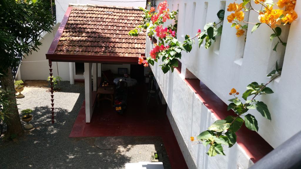 ホテル Desitha Family House ミリッサ エクステリア 写真