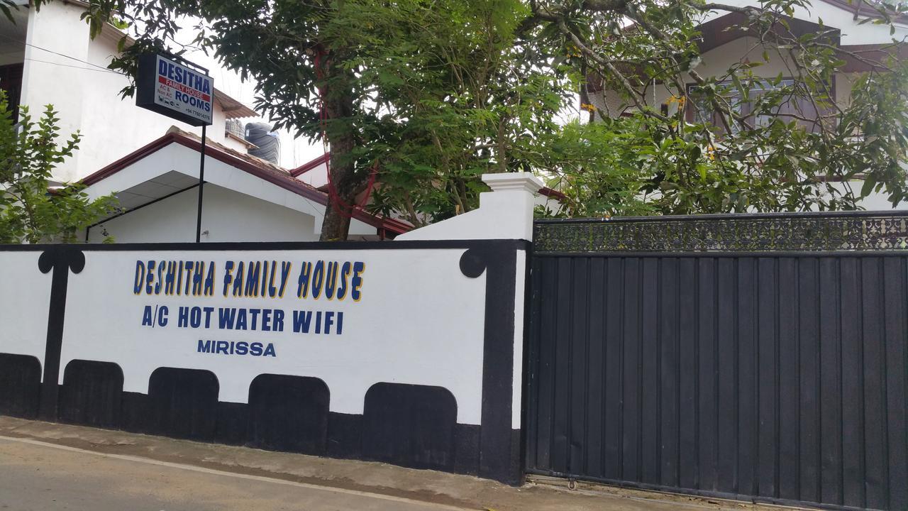 ホテル Desitha Family House ミリッサ エクステリア 写真