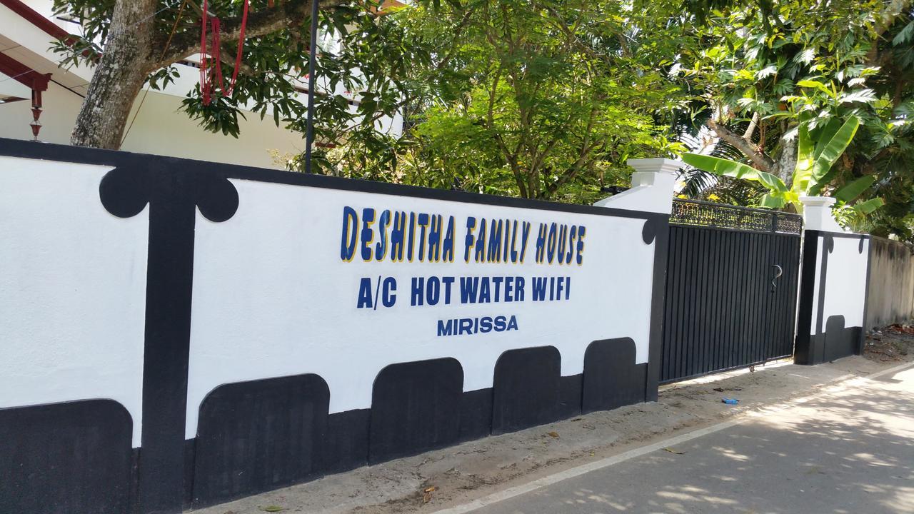 ホテル Desitha Family House ミリッサ エクステリア 写真